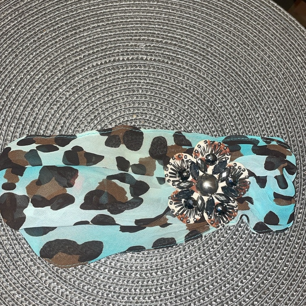 CHEETAH PRINT HEAD BAND. CARA BRAND